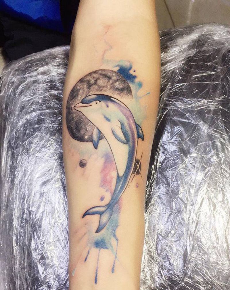 海豚纹身纹身图片_手臂纹身图案