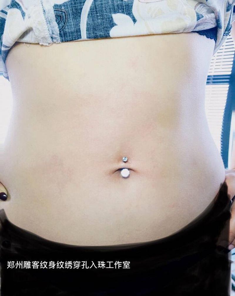 脐环纹身图片_腹部纹身图案