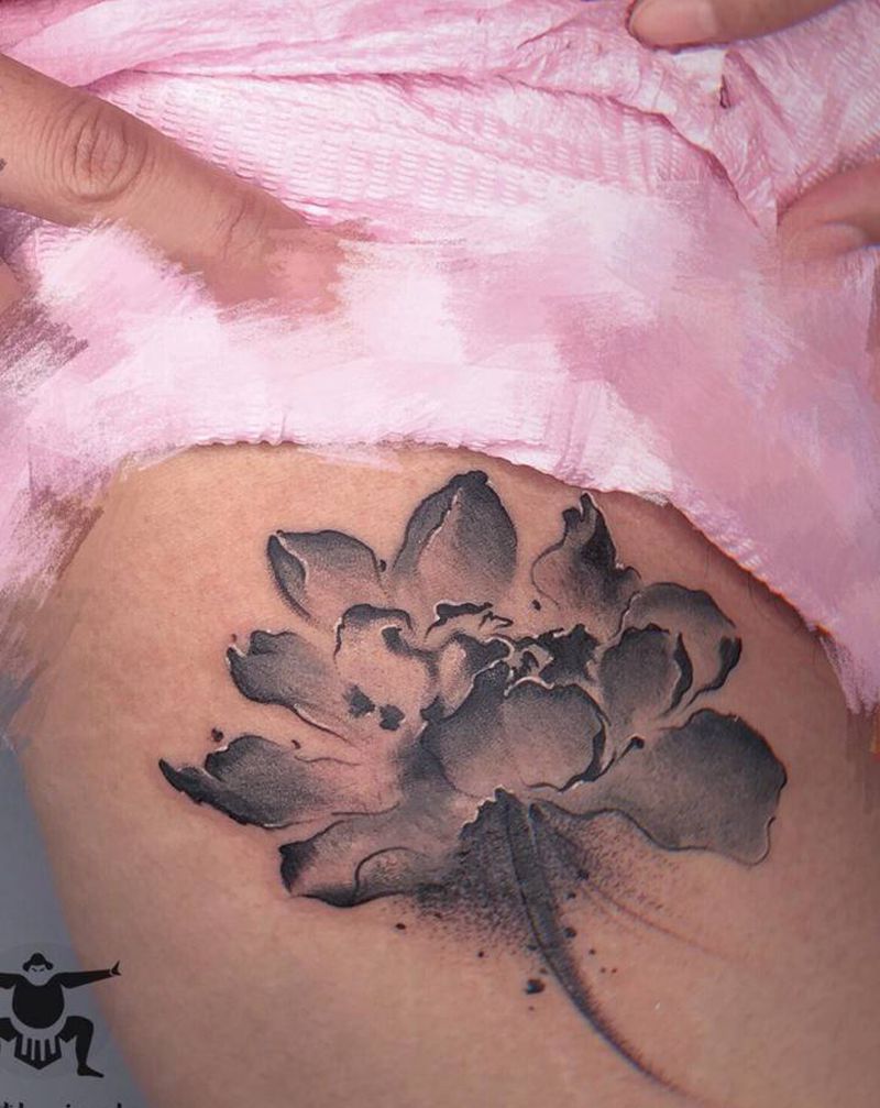 水墨 莲花纹身图片_腿部水墨纹身图案