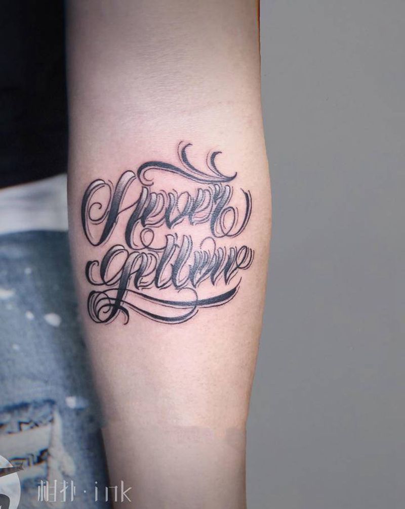 花体字纹身图片_手臂花体字纹身图案