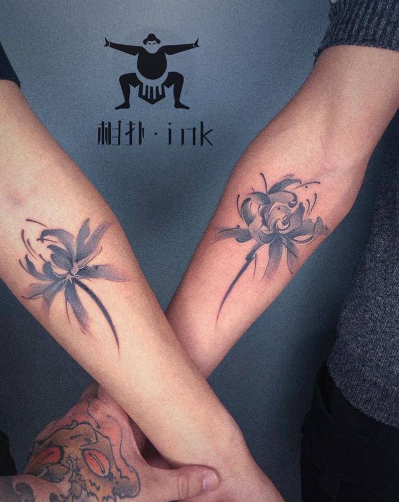 彼岸花纹身图片_手臂水墨纹身图案