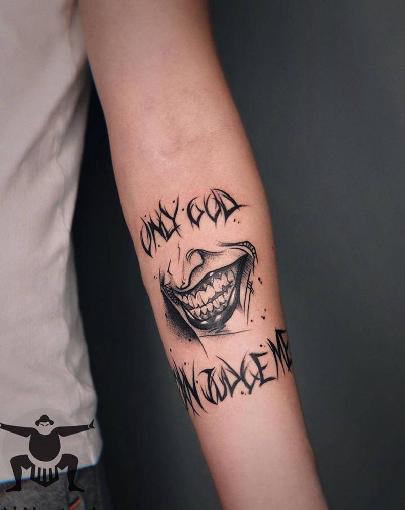 小丑纹身图片_手臂欧美写实点刺纹身图案