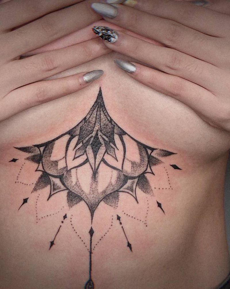 胸花纹身图片_胸部点刺纹身图案