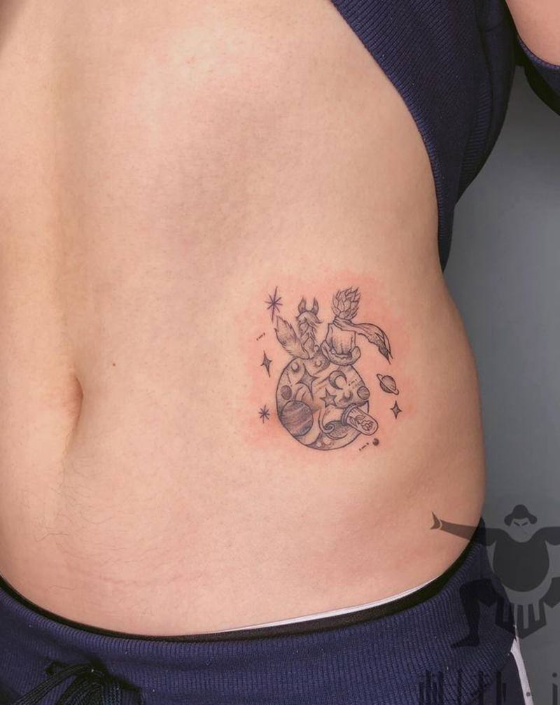 遮盖纹身图片_腰部点刺纹身图案