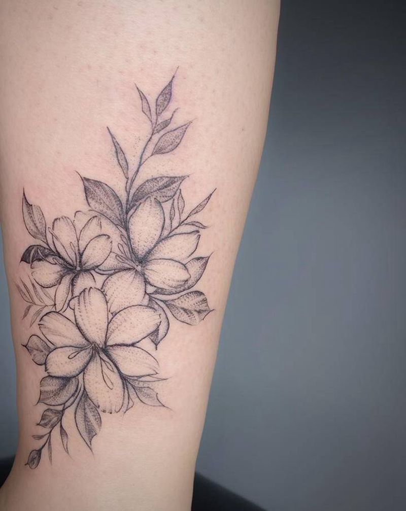 素花纹身图片_腿部点刺纹身图案