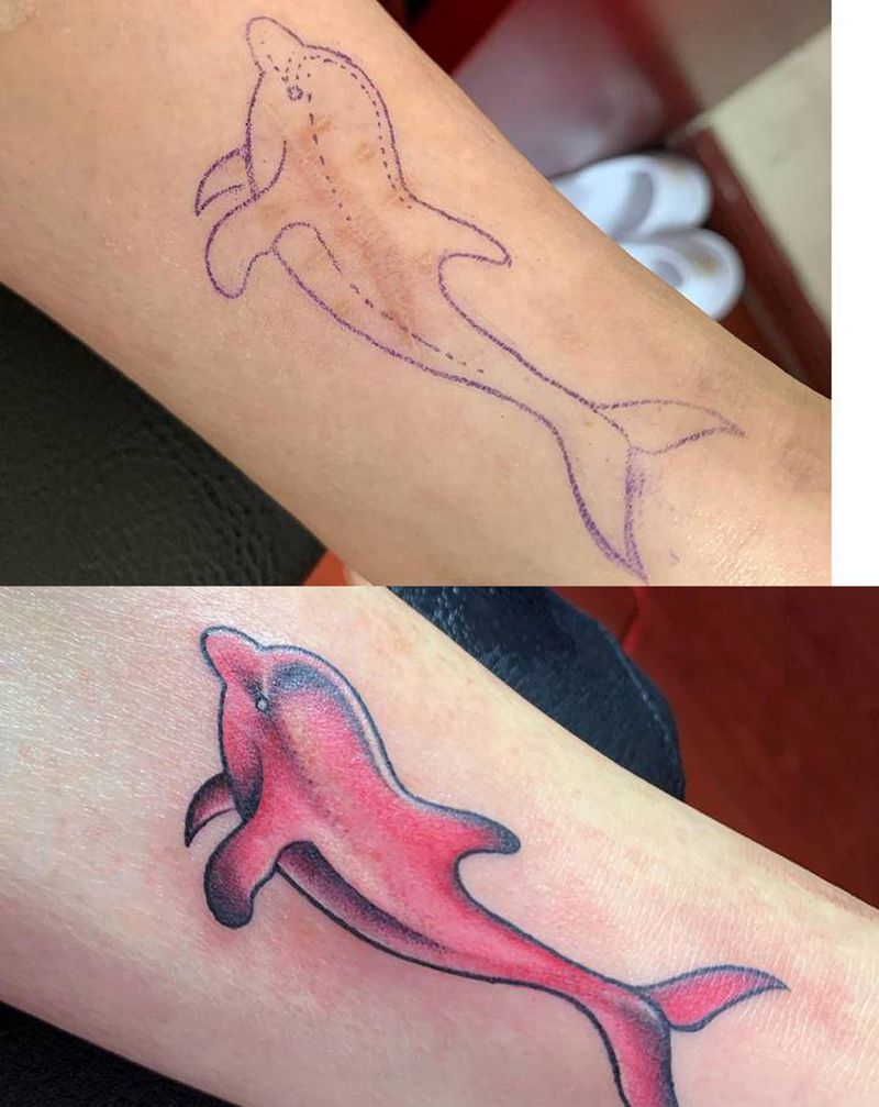 海豚（遮疤）纹身图片_腿部水彩纹身图案