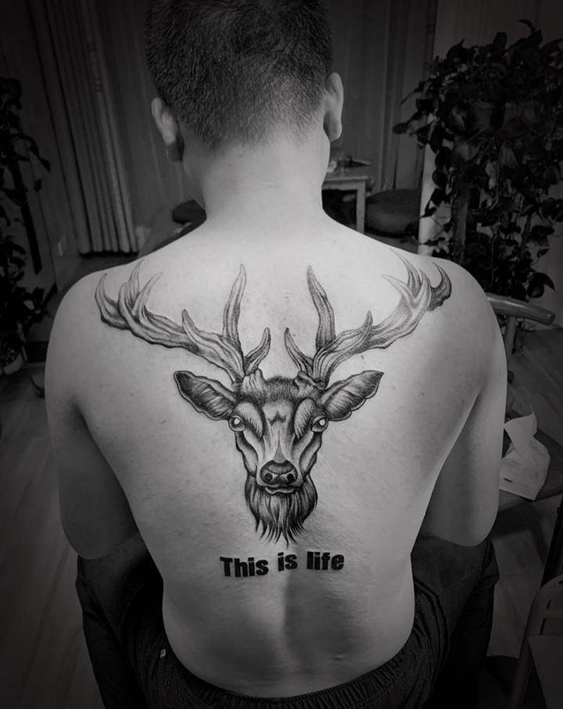 鹿纹身图片_背部纹身图案