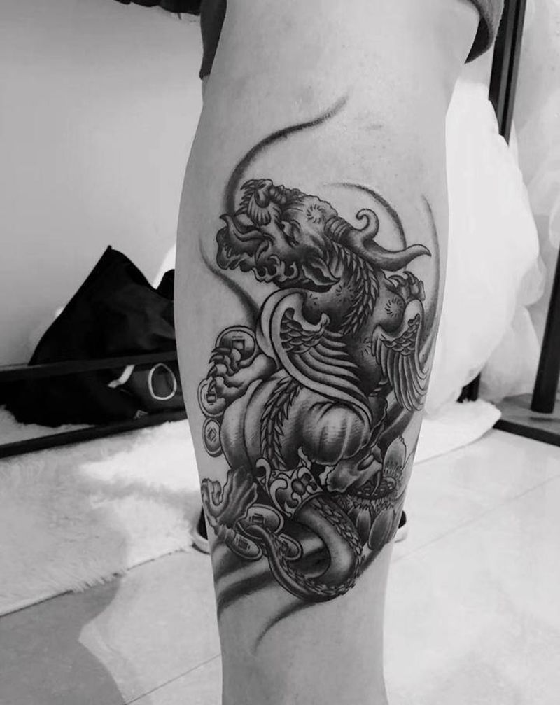 貔貅纹身图片_腿部新传统纹身图案