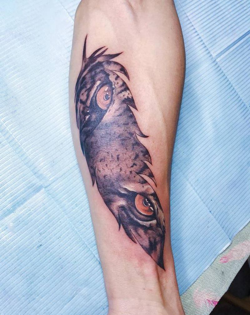 眼睛（羽毛）纹身图片_手臂欧美写实纹身图案