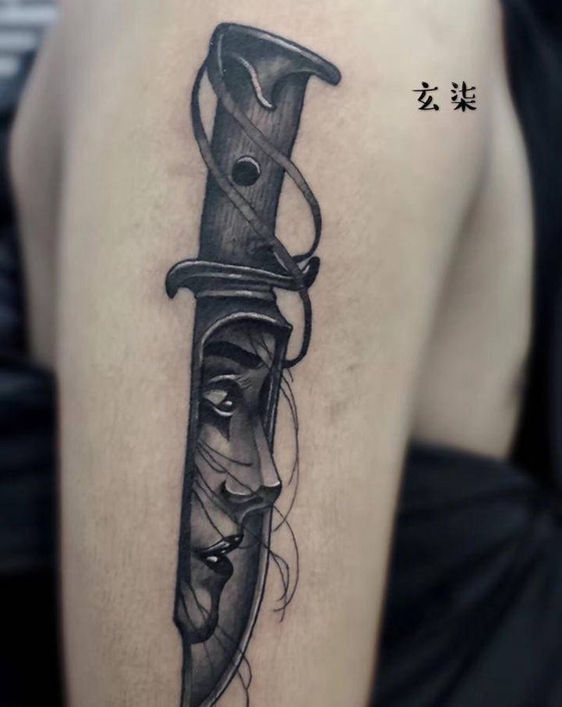 暗黑匕首纹身图片_手臂暗黑纹身图案