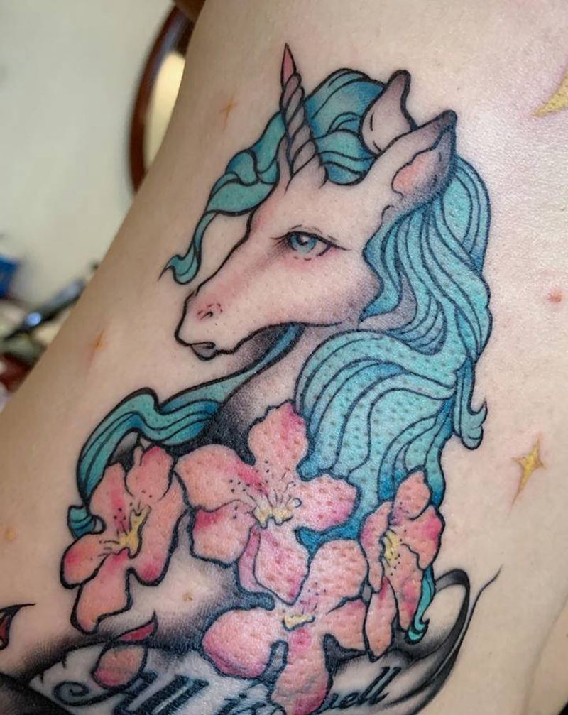独角兽（修改旧纹身）纹身图片_腰部水彩纹身图案