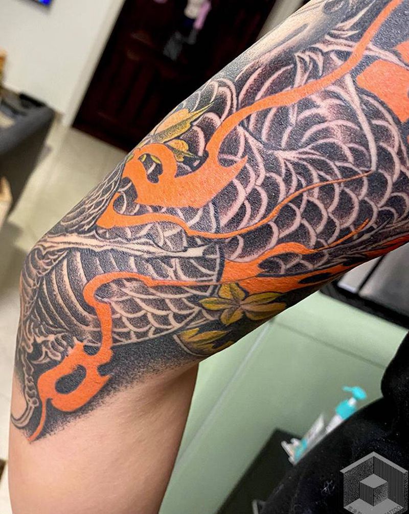 肘部龙3⃣️纹身图片_手臂新传统纹身图案