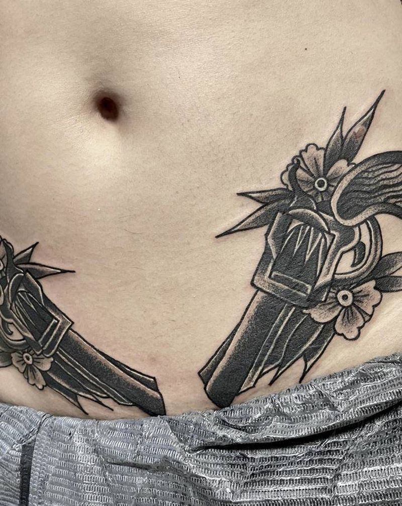 双枪old school遮盖纹身图片_腹部Old School纹身图案