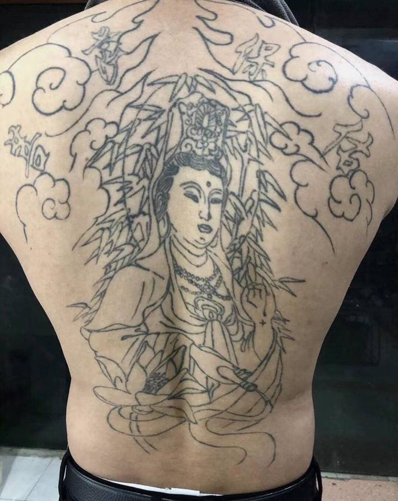 旧图修改纹身图片_背部纹身图案