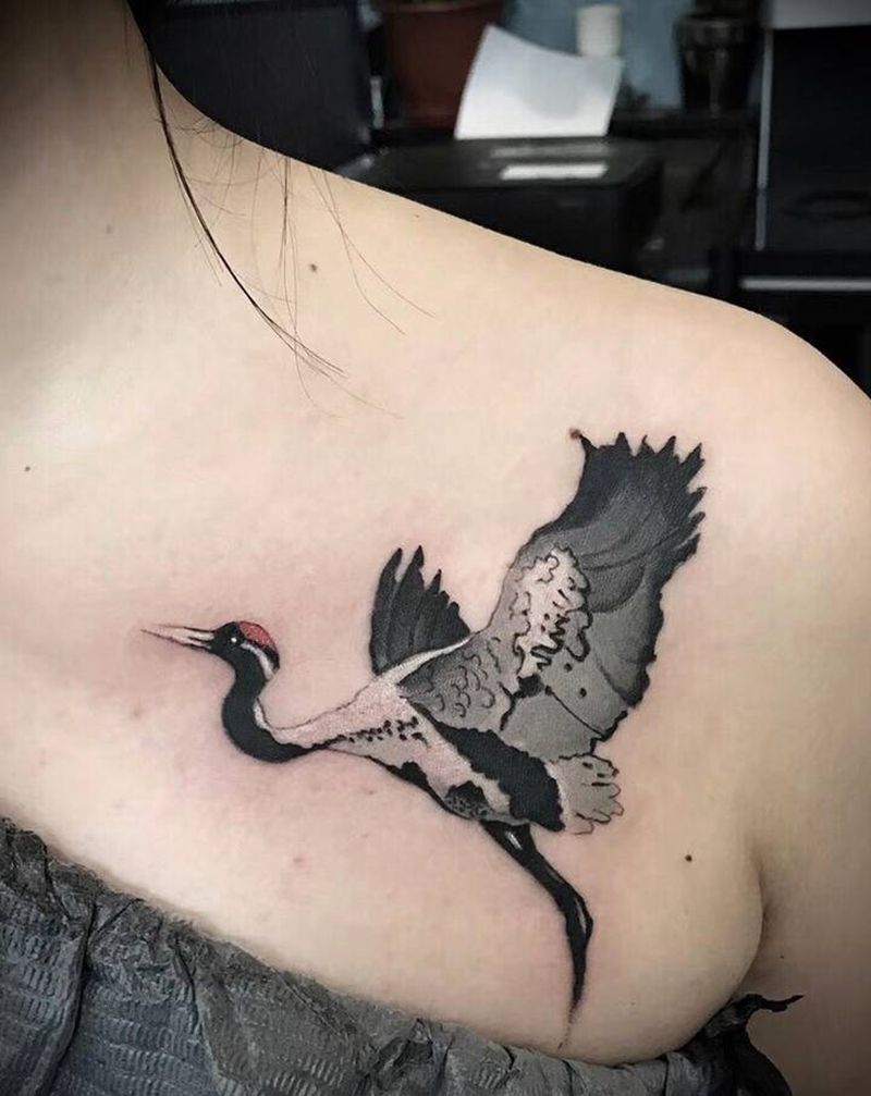 鹤纹身图片_肩部水墨新传统纹身图案