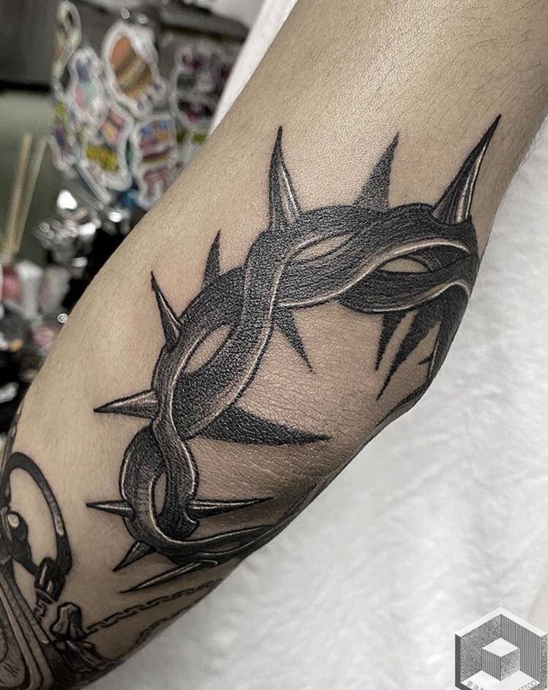 荆棘纹身图片_手臂点刺Old School纹身图案