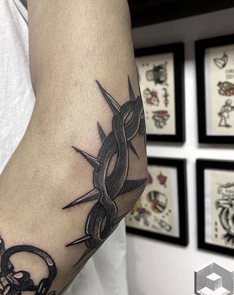 荆棘细节纹身图片_点刺Old School纹身图案