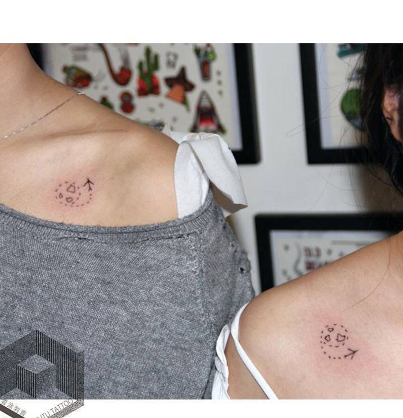 闺蜜纹身小线条纹身图片_肩部纹身图案