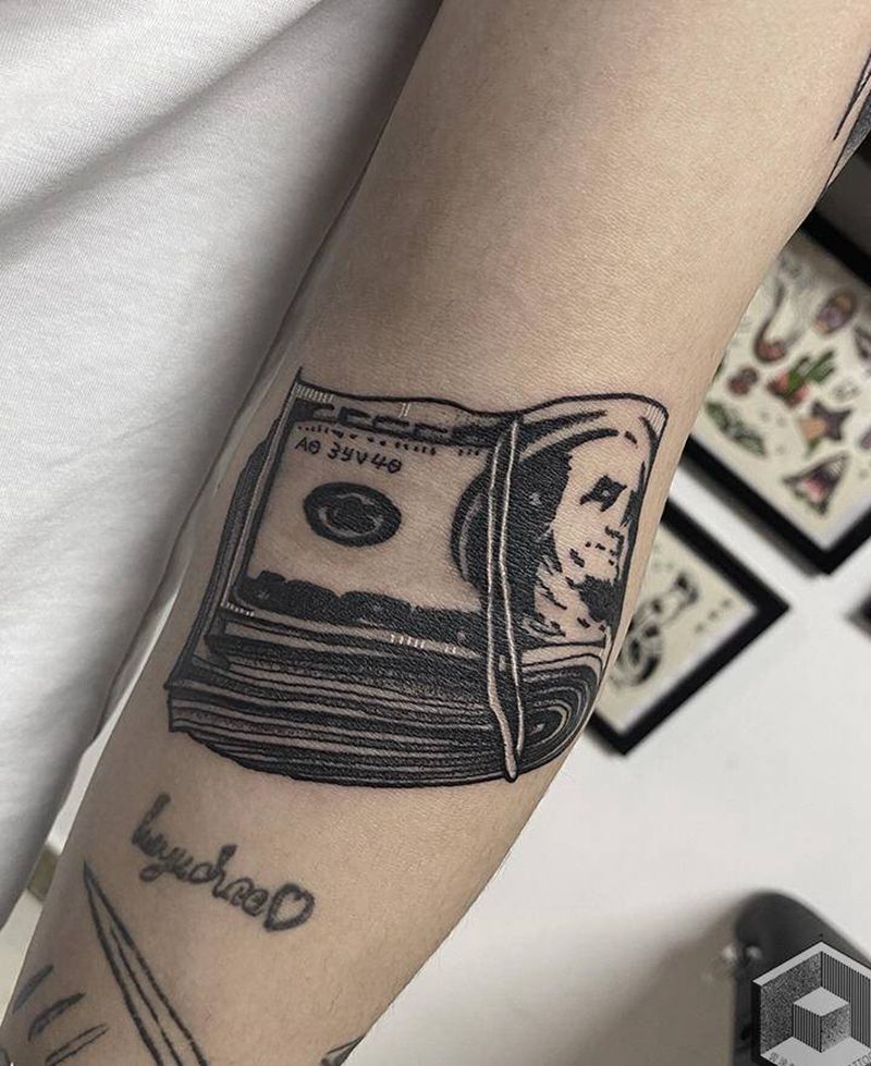 美金钞票纹身图片_手臂点刺Old School纹身图案