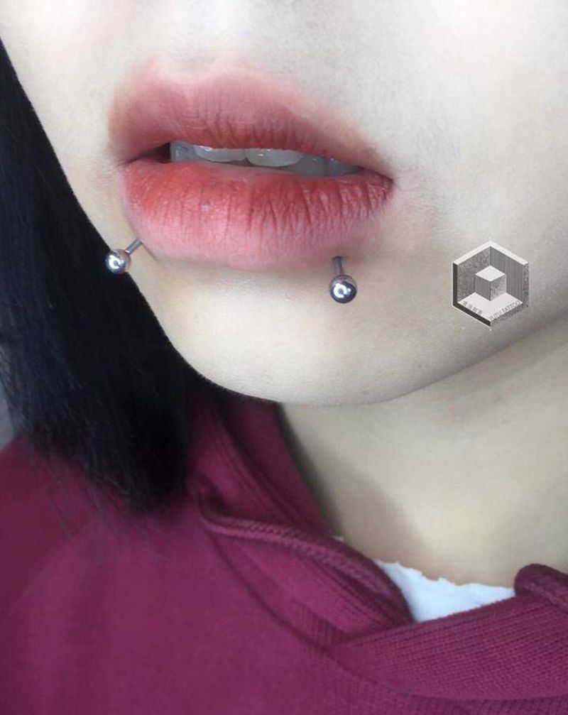 恶魔钉纹身图片_穿刺纹身图案