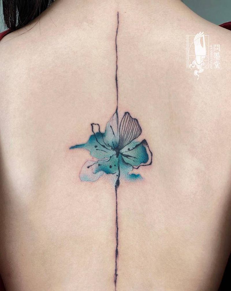 水墨抽象花纹身图片_背部水墨纹身图案