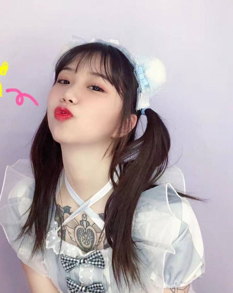 花胸客人纹身图片_胸部纹身图案