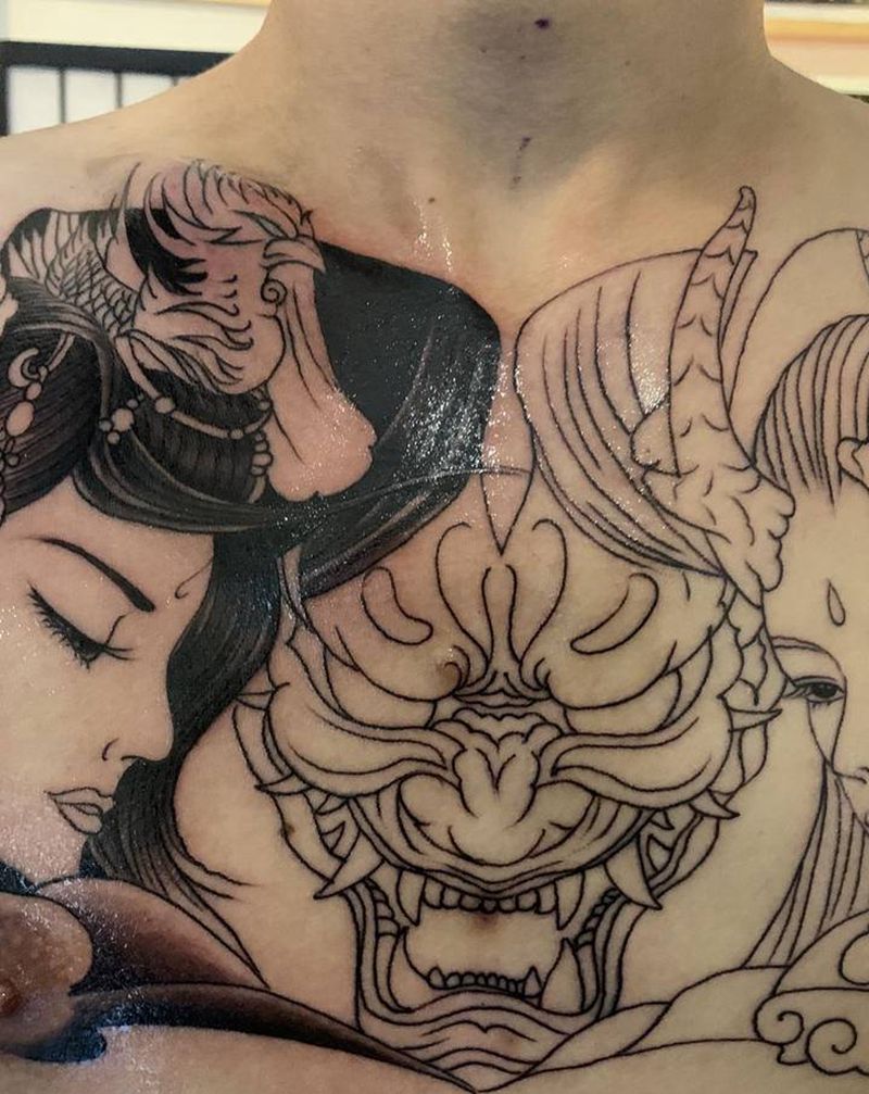 花胸纹身图片_胸部新传统纹身图案