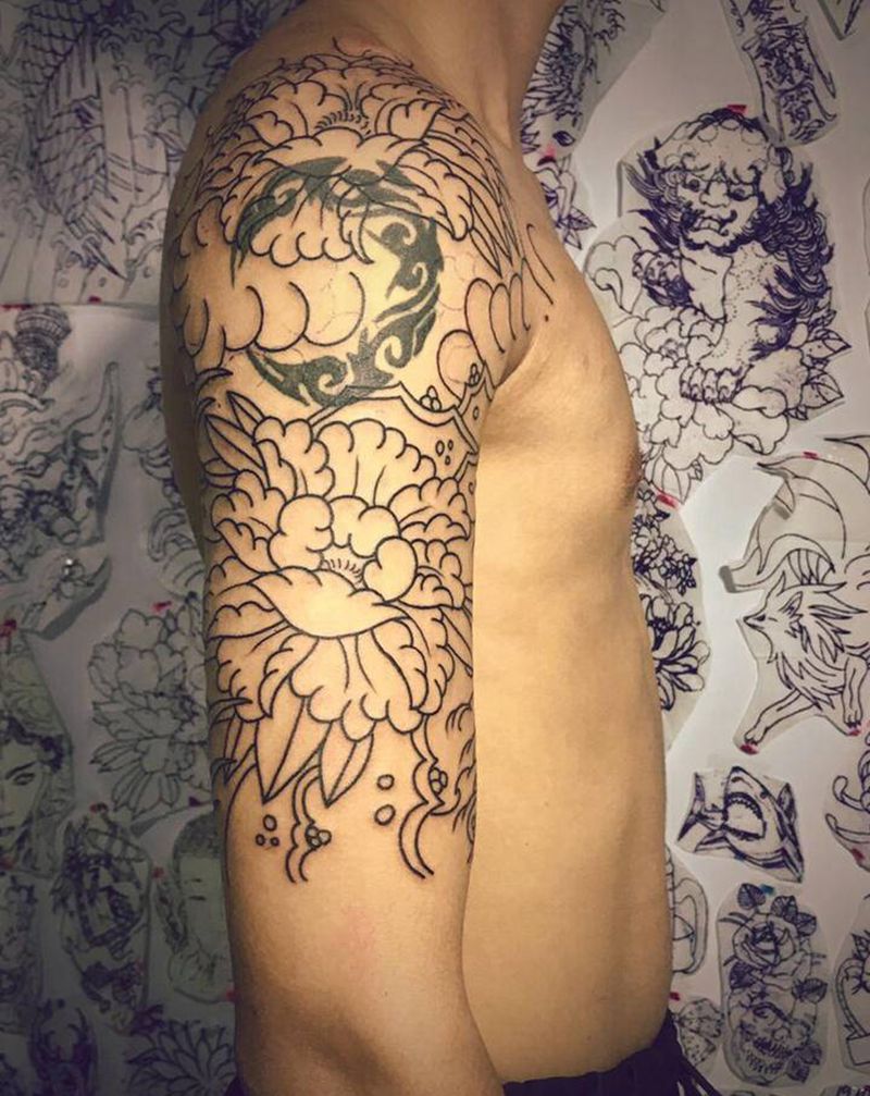 传统牡丹遮盖旧纹身线条完成纹身图片_手臂老传统纹身图案