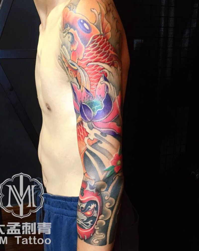 彩色鲤鱼达摩蛋七分袖纹身图片_手臂新传统纹身图案