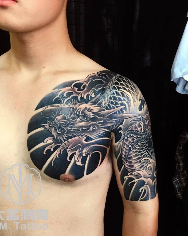 半甲龙纹身图片_胸部手臂老传统纹身图案