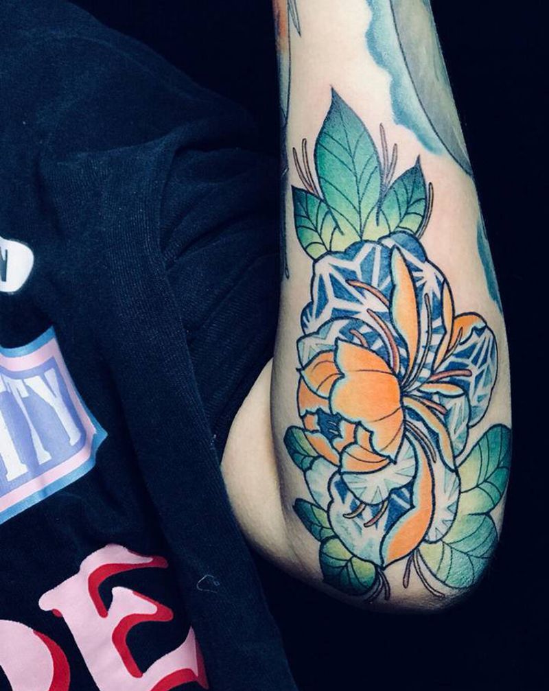 牡丹纹身图片_手臂Old School纹身图案