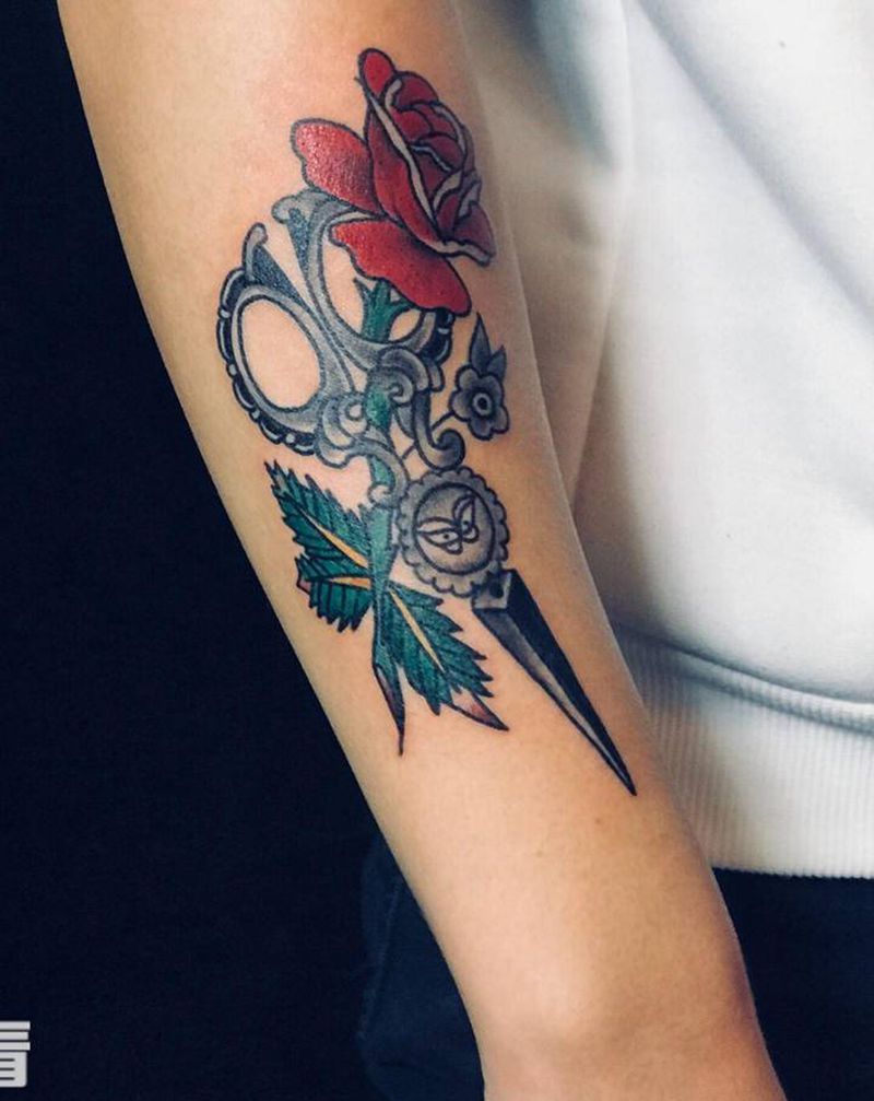 剪刀✂️纹身图片_手臂Old School纹身图案