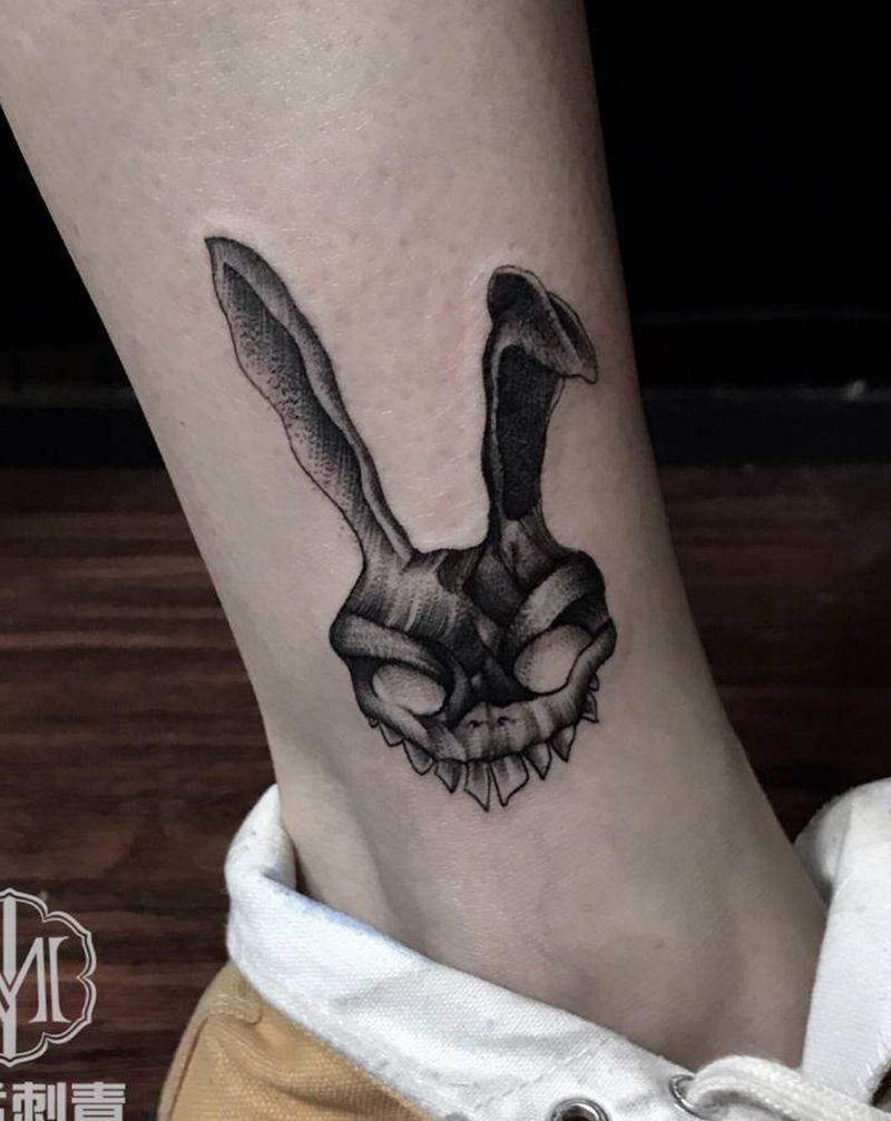 兔头纹身图片_腿部点刺纹身图案