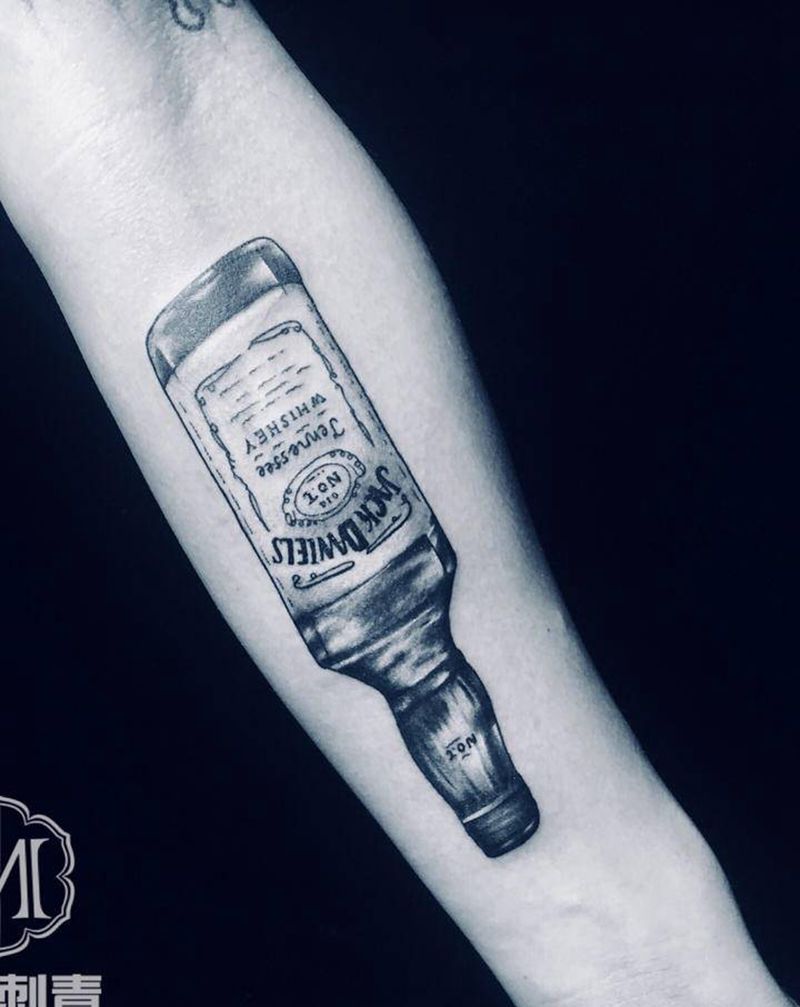 杰克丹尼纹身图片_手臂欧美写实纹身图案