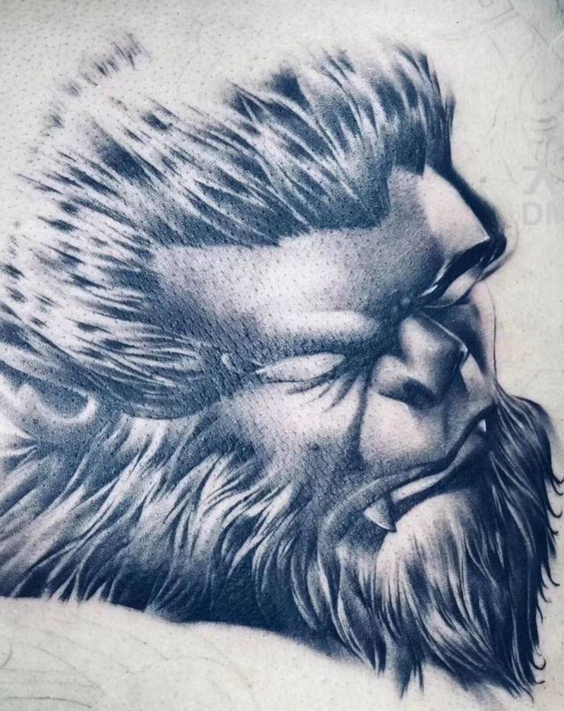 满背斗战圣佛纹身图片_背部新传统纹身图案