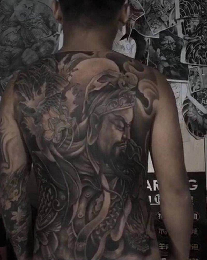 关公满背纹身图片_背部纹身图案