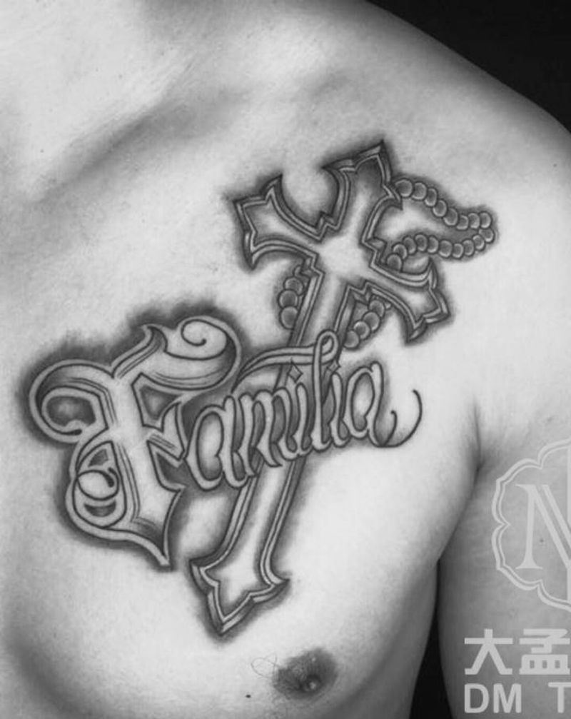 花体纹身图片_胸部花体字纹身图案