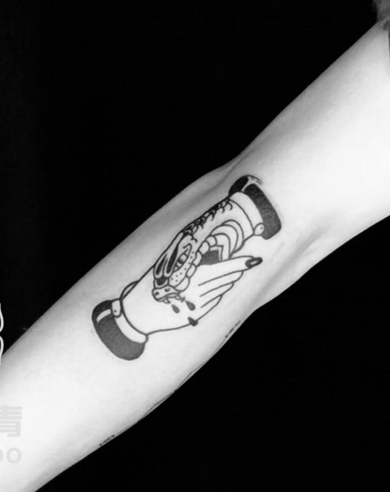 小图纹身图片_手臂Old School纹身图案