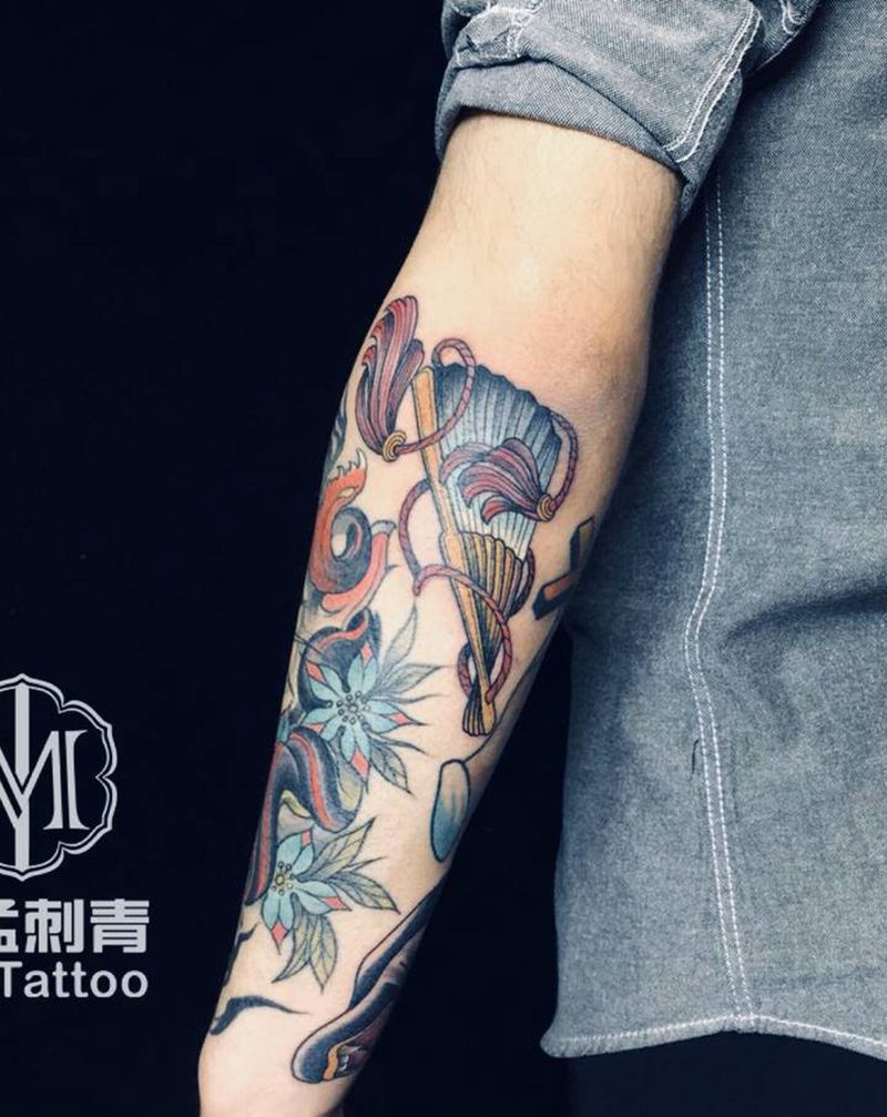 扇子纹身图片_手臂New School纹身图案