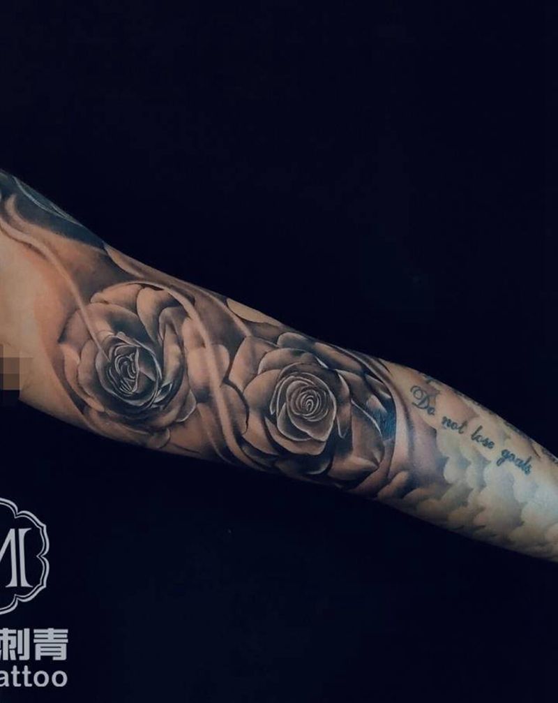 ➕两朵花纹身图片_手臂欧美写实纹身图案