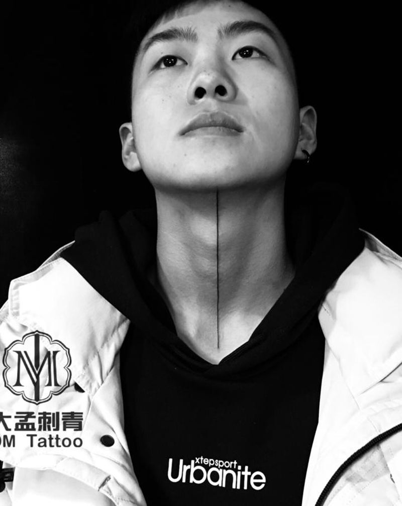 死亡射线纹身图片_颈部几何纹身图案