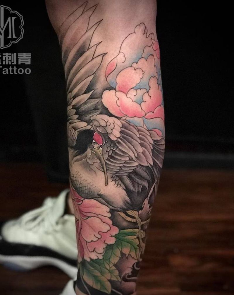 彩色鹤包小腿纹身图片_腿部新传统纹身图案
