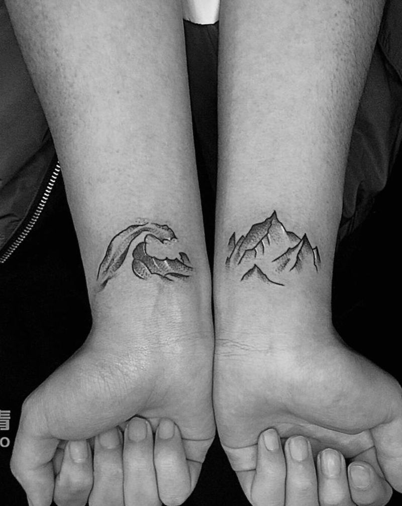 水浪➕山纹身图片_手臂点刺纹身图案