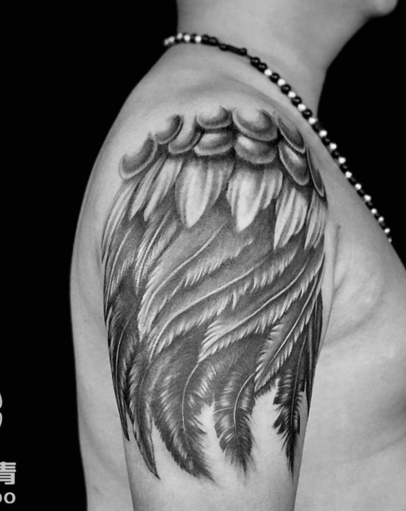 翅膀纹身图片_手臂欧美写实纹身图案