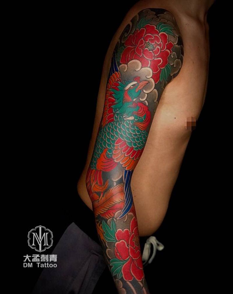 凤凰花臂纹身图片_手臂老传统纹身图案