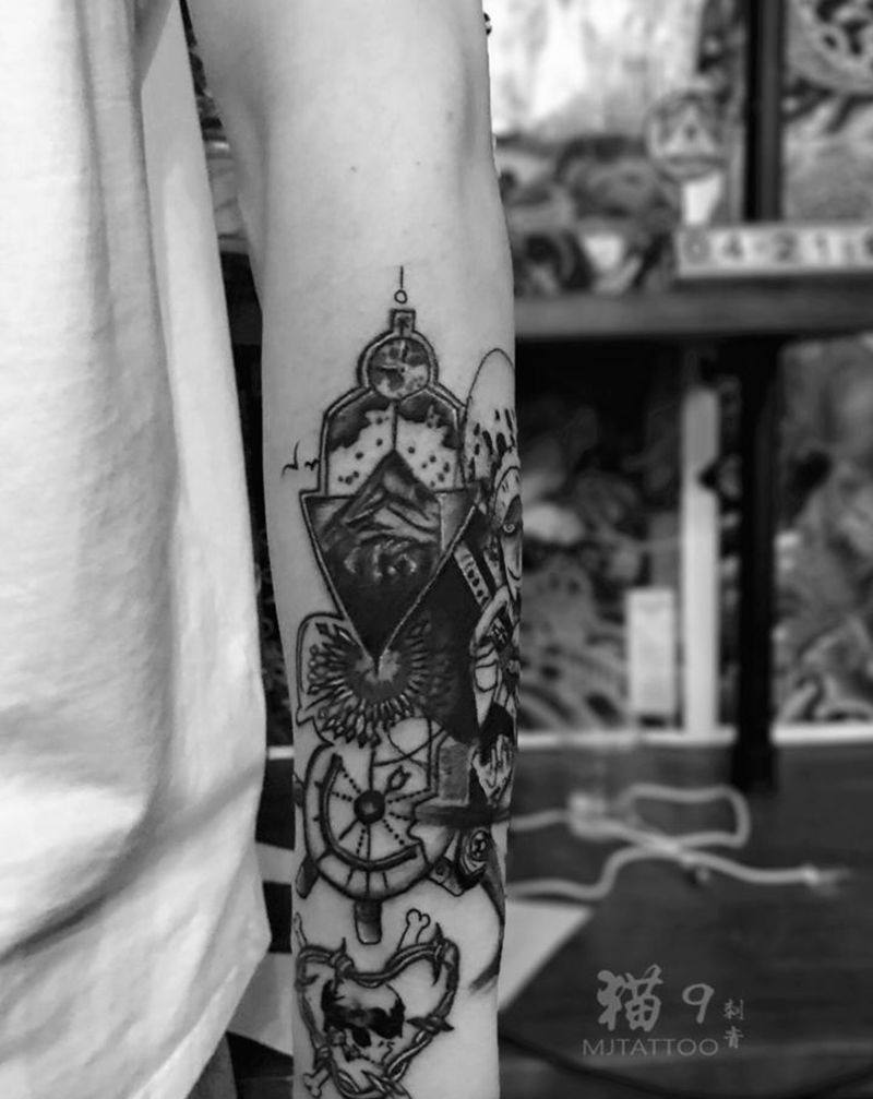 动漫纹身图片_手臂手部Old School新传统海贼王动漫纹身图案