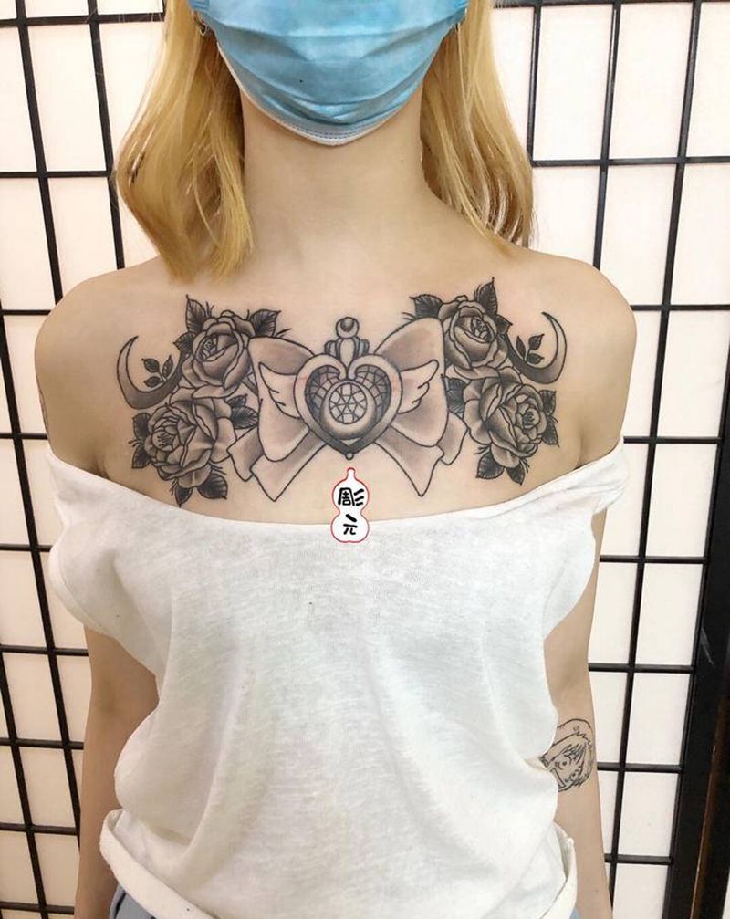 欧美素花花胸纹身图片_胸部Old School欧美写实纹身图案