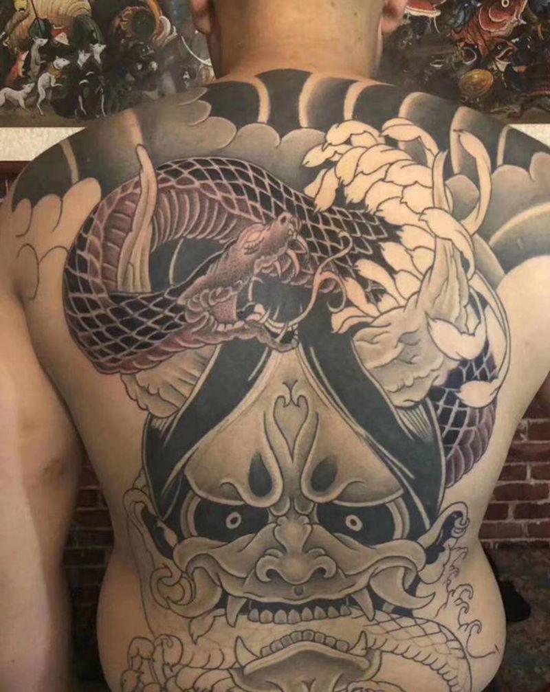 般若纹身图片_背部老传统纹身图案