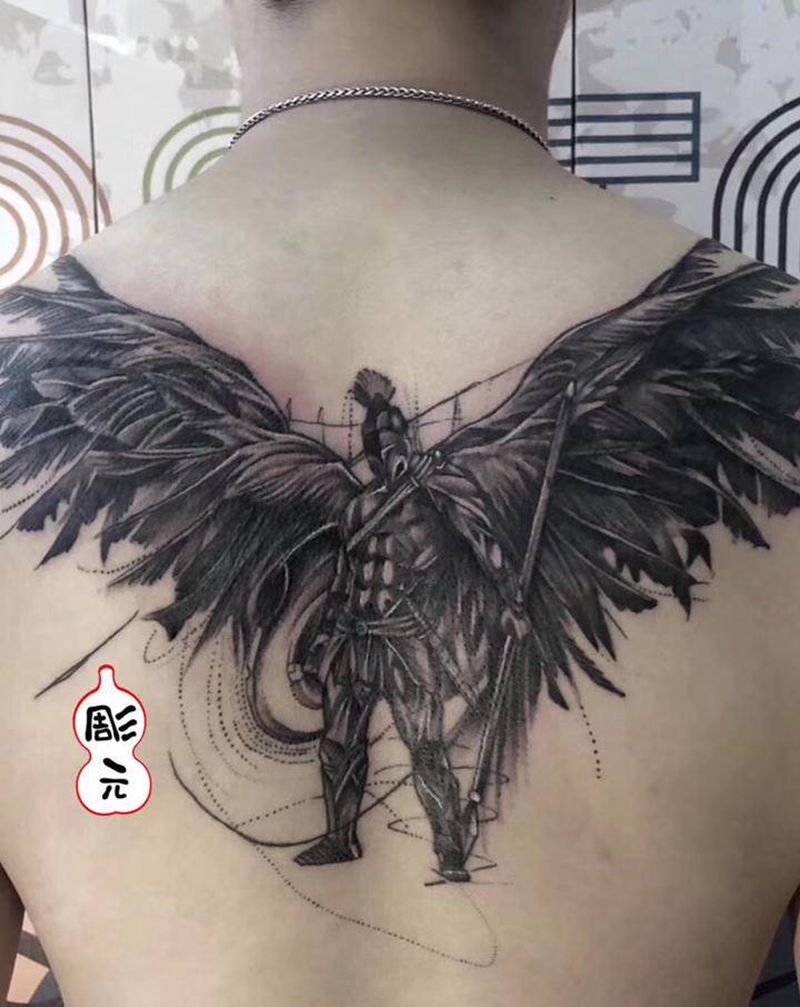暗黑系翅膀纹身图片_New School欧美写实纹身图案