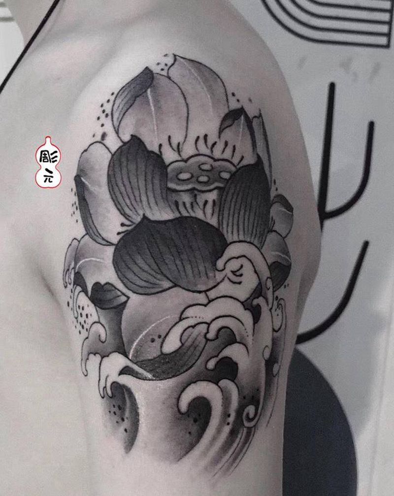荷花纹身图片_新传统纹身图案